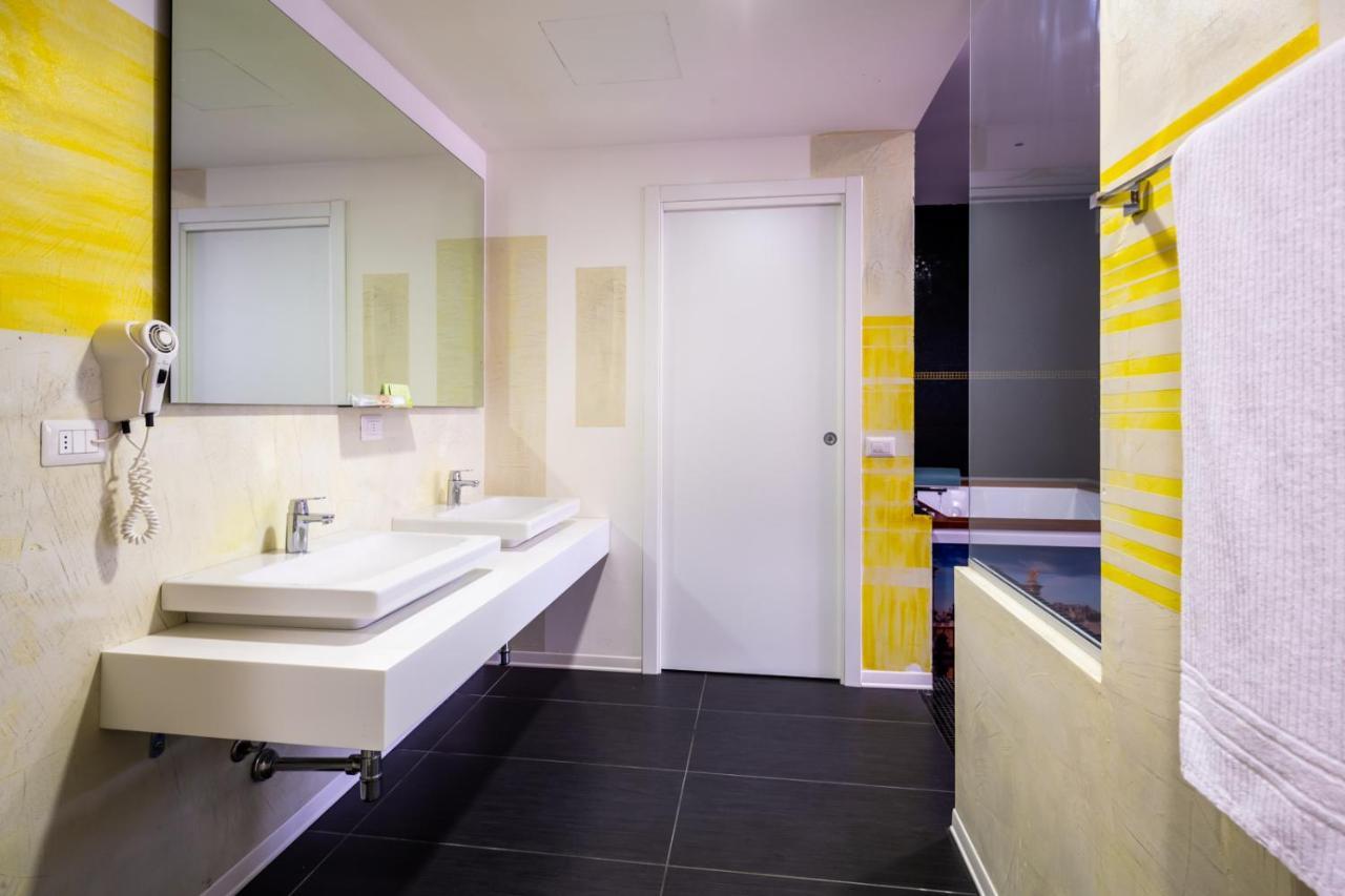 Motel Autosole Vip Castelnuovo Scrivia ภายนอก รูปภาพ